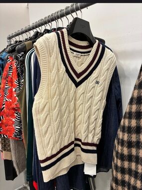 Celine Cream Cable-Knit V-Neck Vest with Navy & Burgundy RY0BMD062. Cashmere